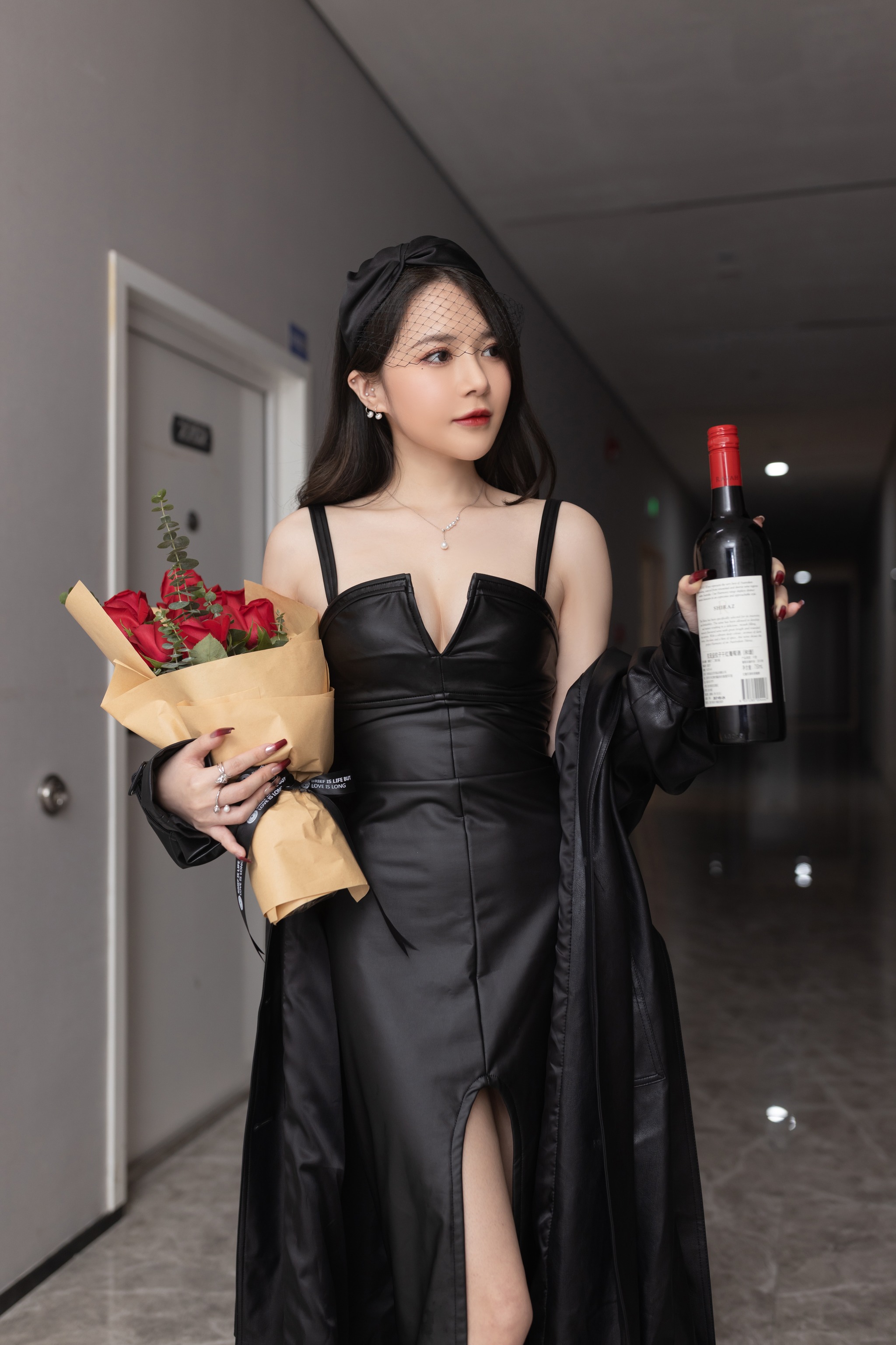 鱼子酱Fish - NO.218 （私拍） 妻子们的聚会 [89P]-XikXak